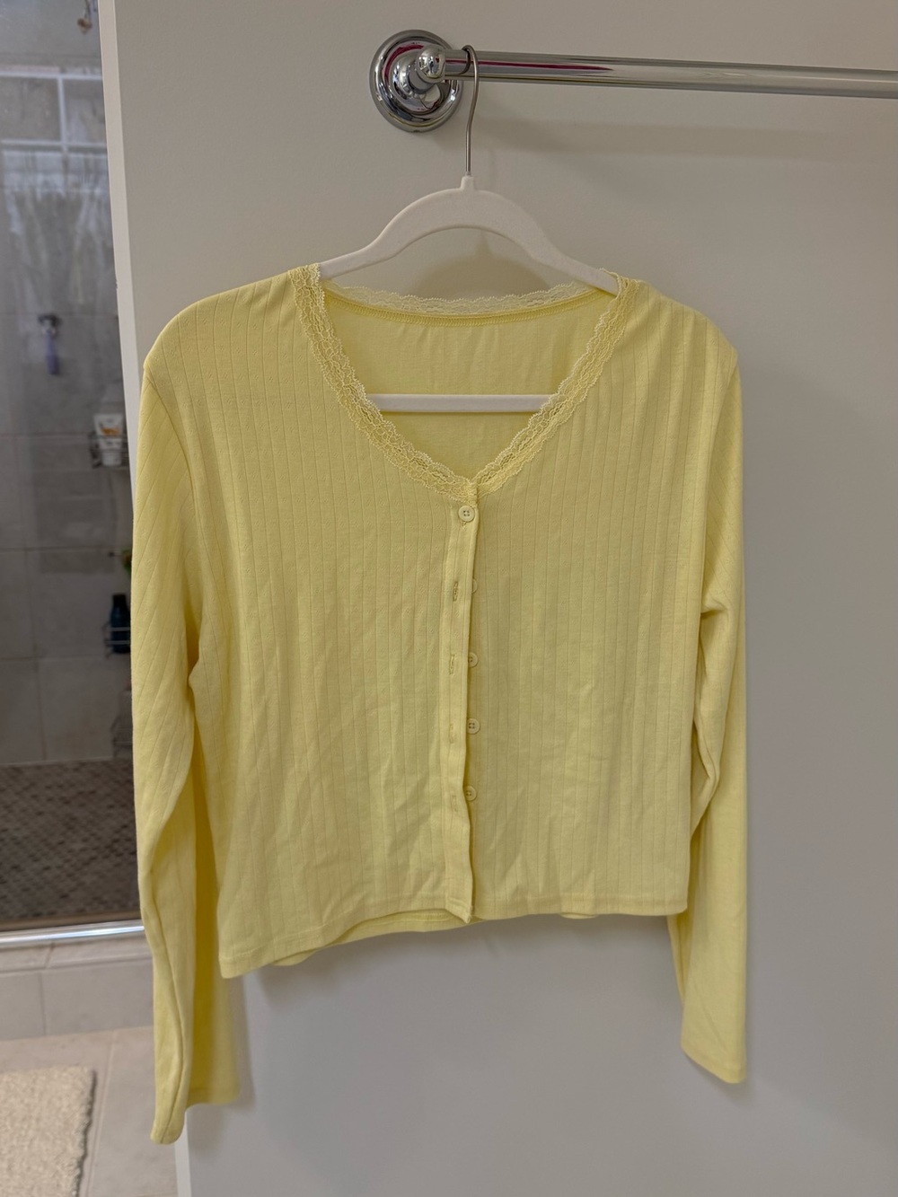 Source Unknown Pale Yellow Lace-Trim Long Sleeve Button Top